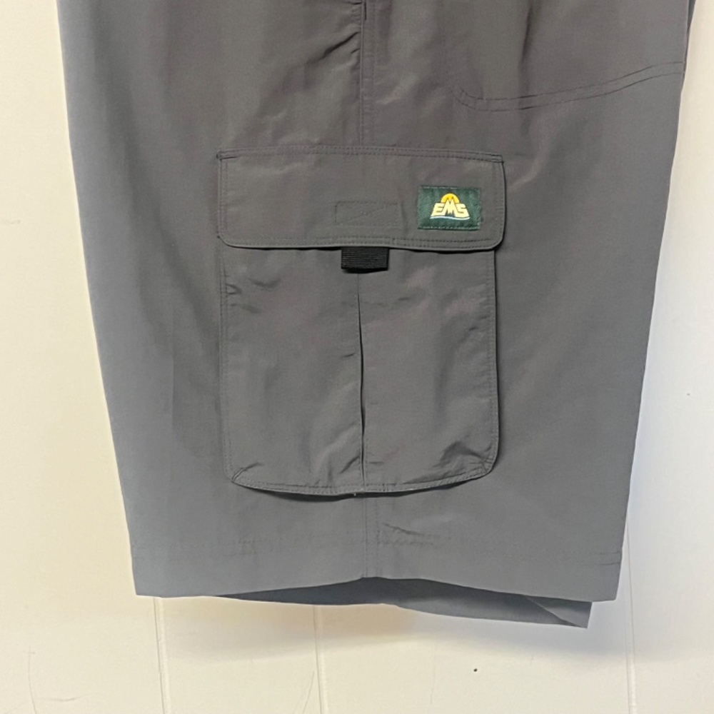 EMS Gray Cargo Shorts - size 34 - Picture 5 of 10